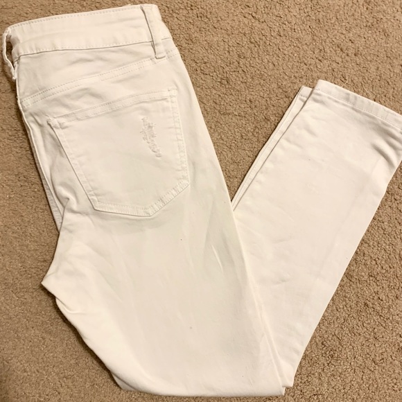 Refuge White Stretchy Cropped Jeans - Picture 2 of 10